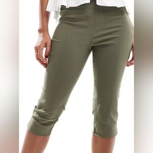 Olive Green Women's Cropped Pants